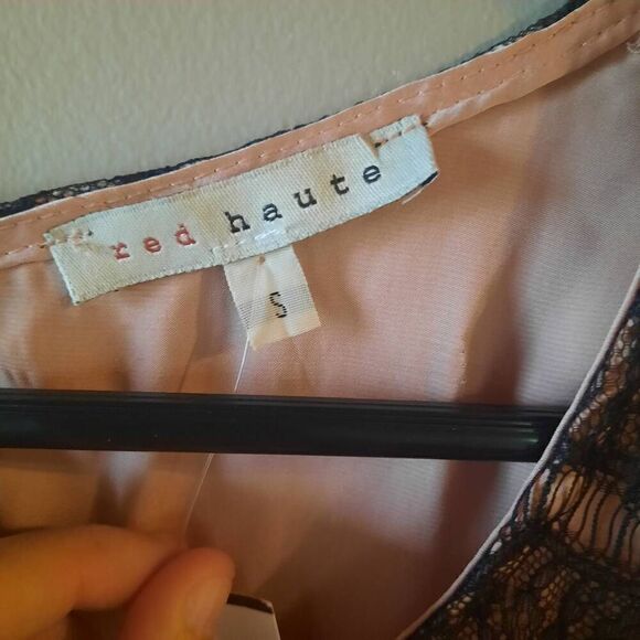 Red Haute Silk Sleeveless Blouse With Lace Overlay - Picture 2 of 6